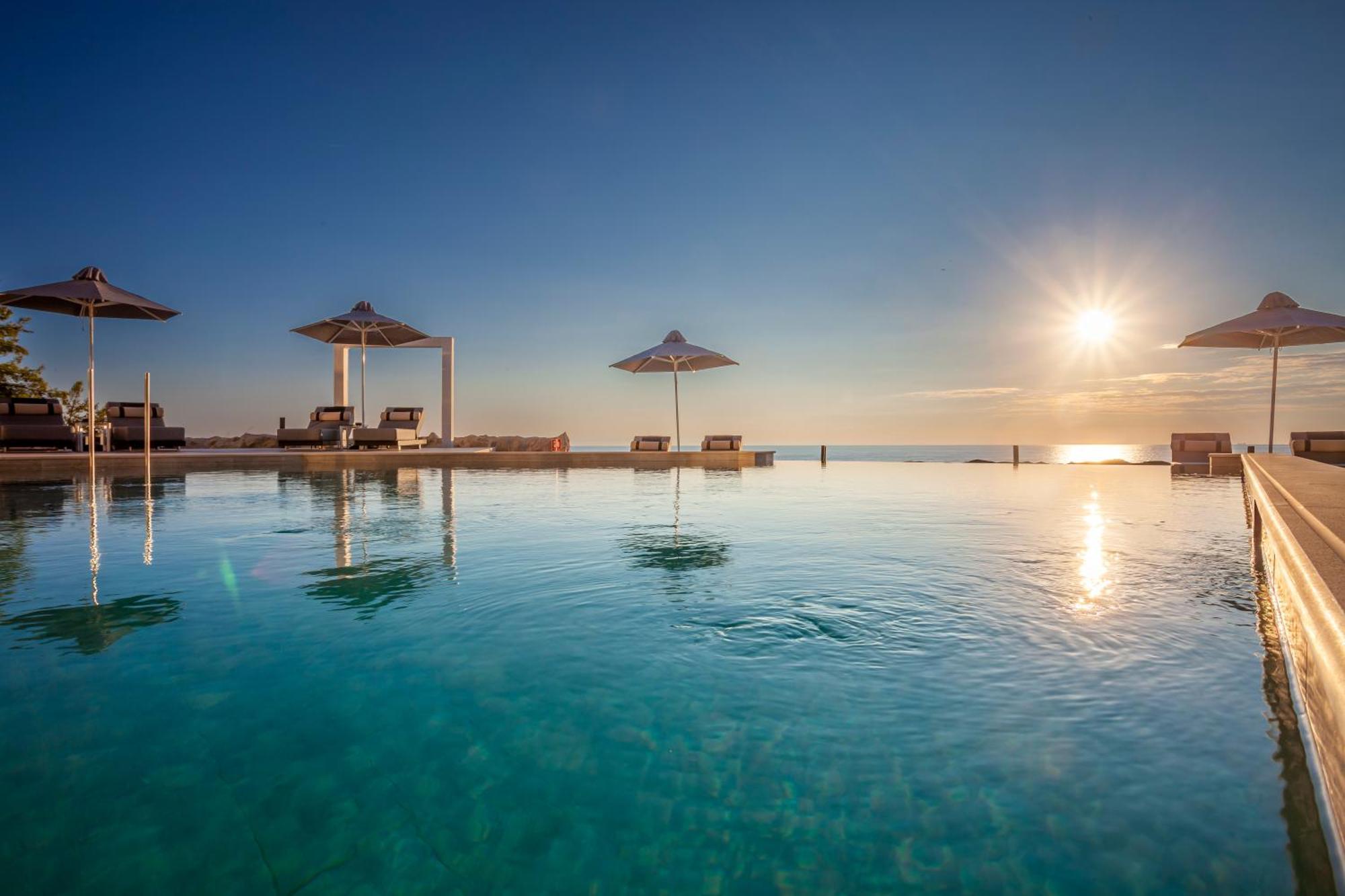 Akrotiri Olympus Luxury Suites - Adults Only Plaka Litochorou Exterior photo